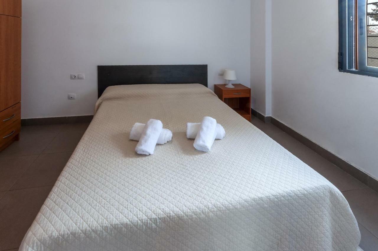 Villa Premium 17 à Les Deveses Extérieur photo